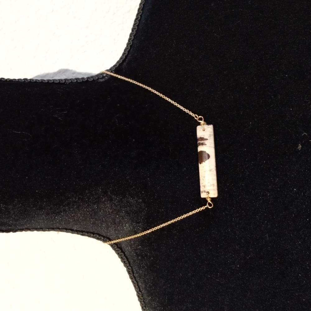 CrAve Gold chain stone necklace